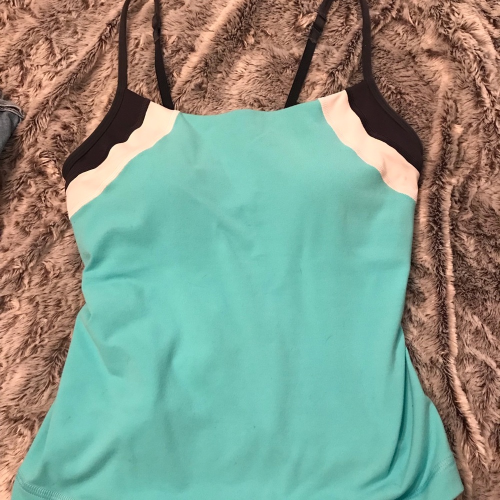 lulu lemon tiffany blue built in bra tank